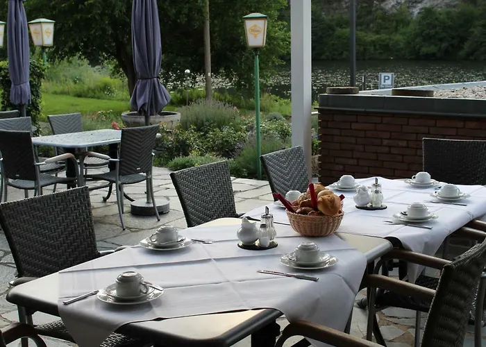 Alt Reinsport מלון *